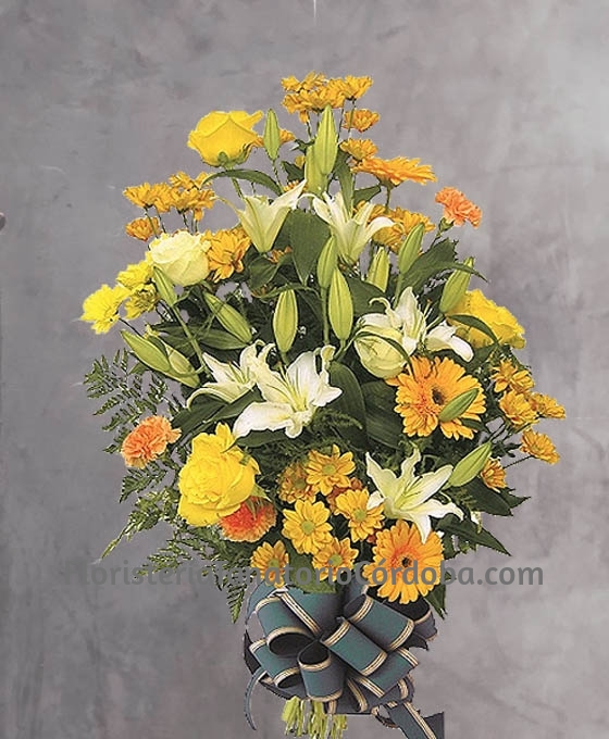 Ramo de Flores Funerario Amarillo | Floristería Tanatorio ...